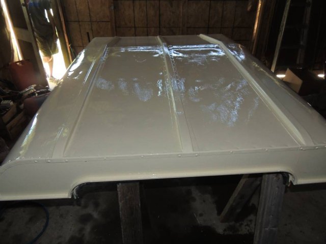 Le nouveau toit de Momovik, Série 3 de 1974 avec sa première couche